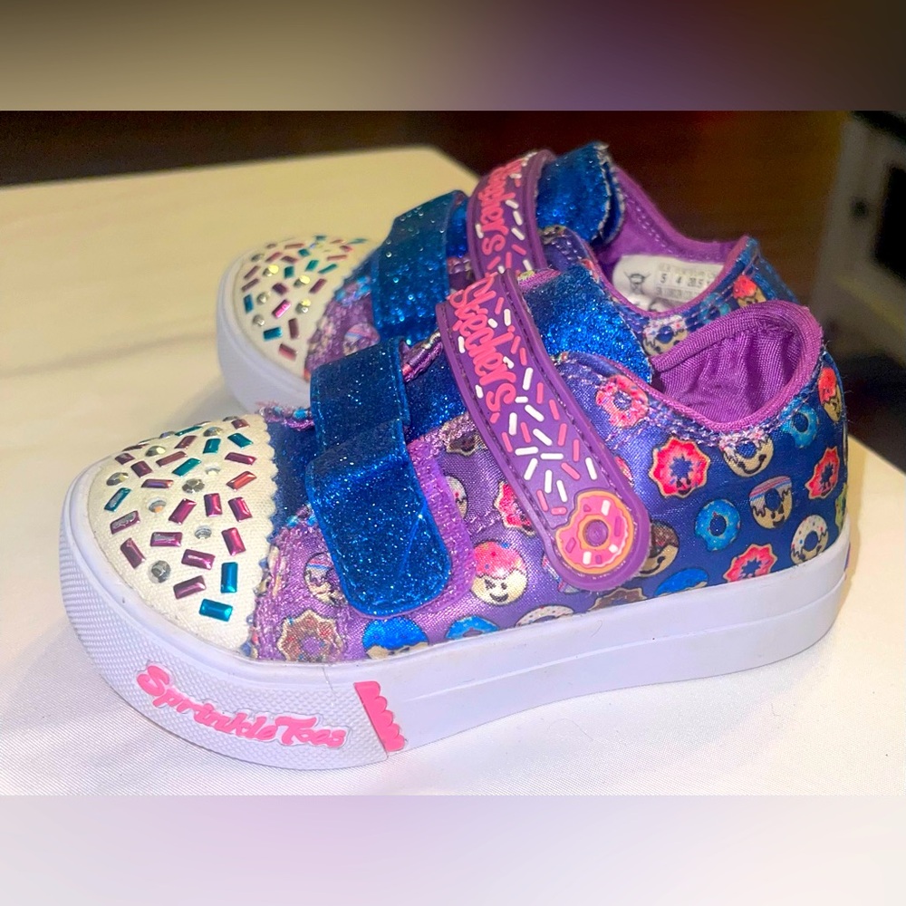 Skechers Sprinkle Toes baby girls 5 shoe light up purple blue Velcro